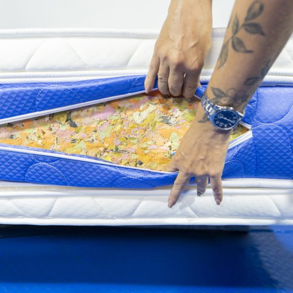 Cama doble con colchón de cassata y soporte firme